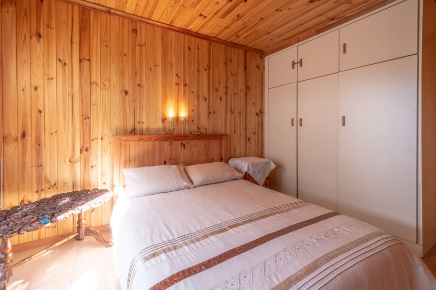 To Let 4 Bedroom Property for Rent in Herolds Bay Western Cape